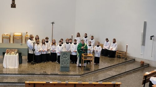 Messdienereinführung und Veränderungen im Küsterteam